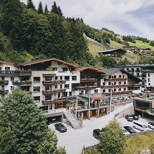 https://thomsn-hotelhinterglemm.saalbachhinterglemmhotels.com