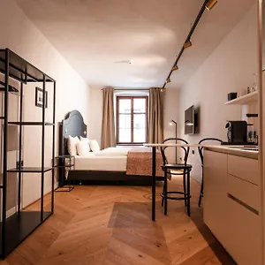 https://h5-grauer-bar-studios-more.ischgl-hotels.net
