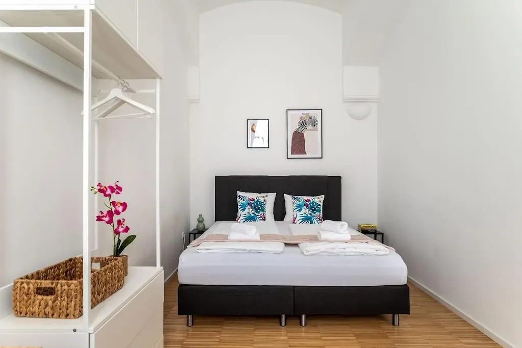 Pristine 1Br Steps From City By Hm Vienna