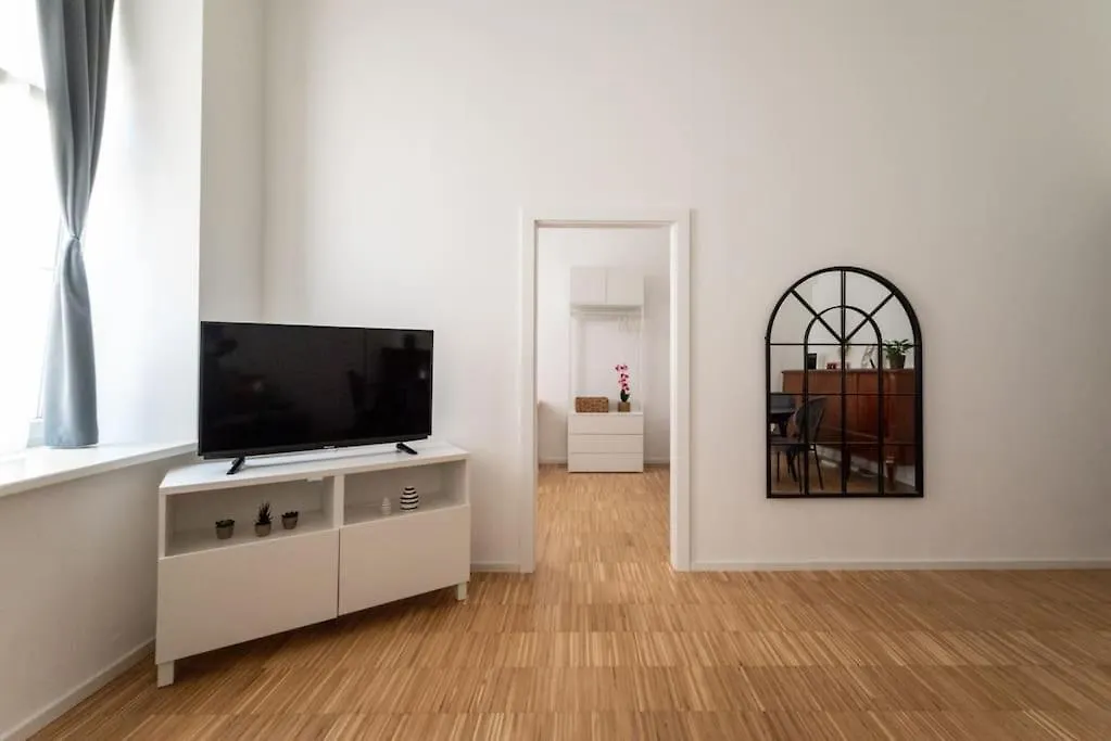 Pristine 1Br Steps From City By Hm Vienna Apartment