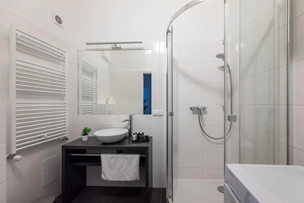 Pristine 1Br Steps From City By Hm Vienna